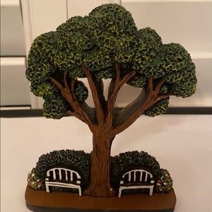 Brandywine Collectibles Tree with benches